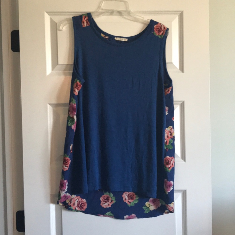 Me Lis flowered tank